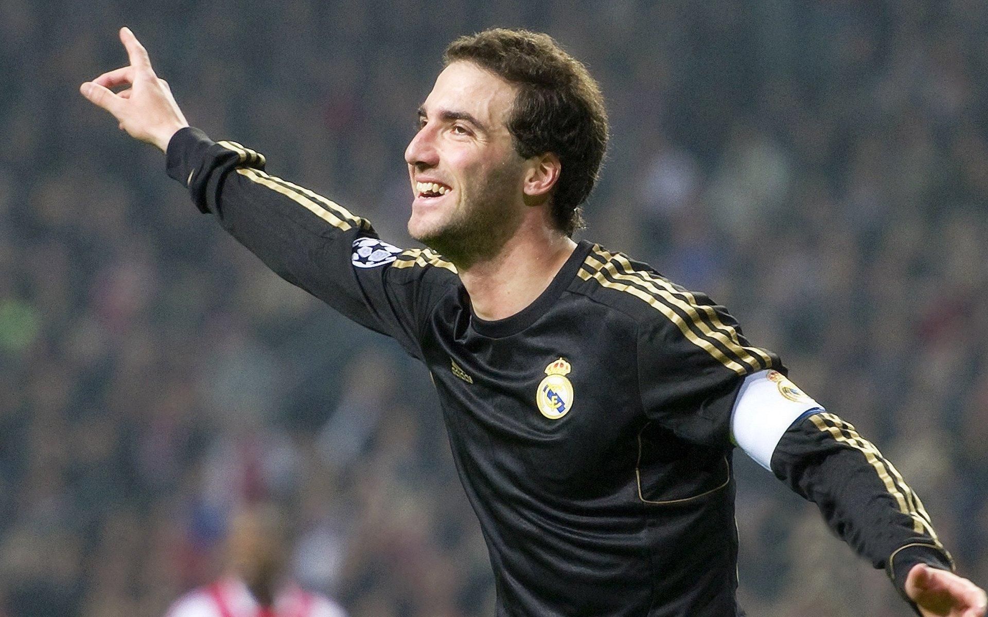 开云体育入口-西甲逆转夜，专家剖析球队中场控制与高效进攻的关联，西甲最大逆转夺冠